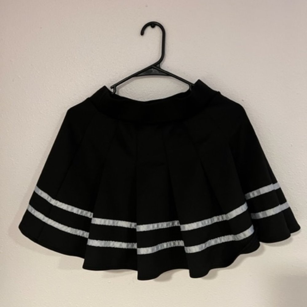black skater skirt with white trim